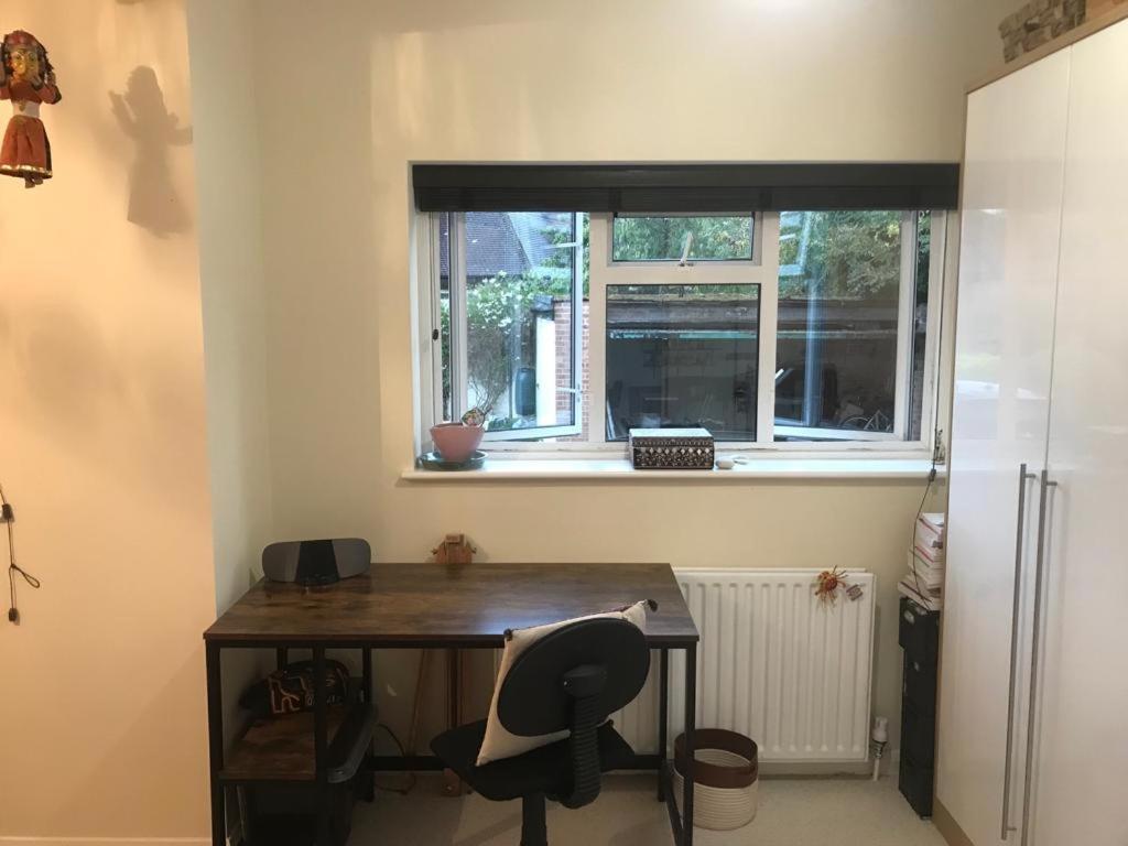 Serene Spacious Room Staines-upon-Thames Kültér fotó